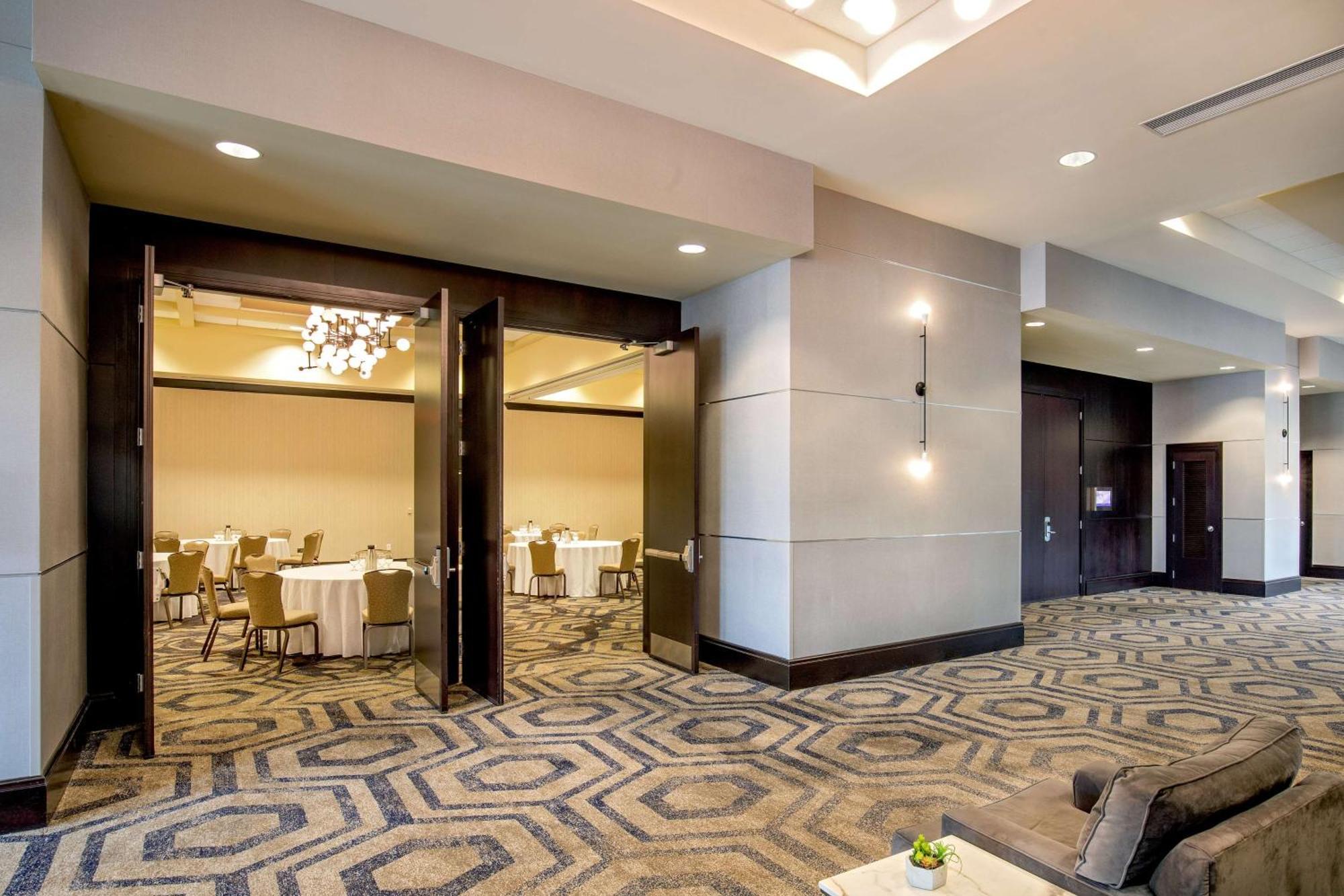Hilton Columbus/Polaris Hotel Buitenkant foto